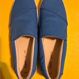 Women’s TOMS Classic Blue Canvas Slip-Ons US 11